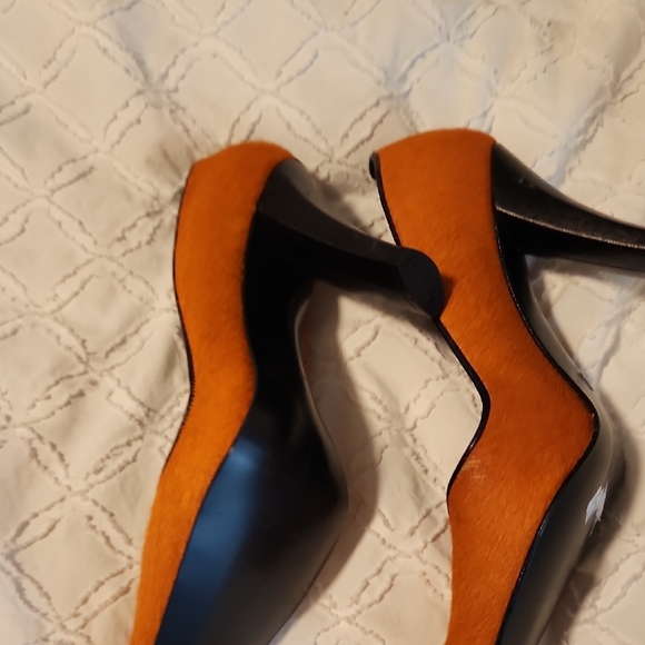 Sergio Zelcer Vibrant Orange Heels - Picture 4 of 6